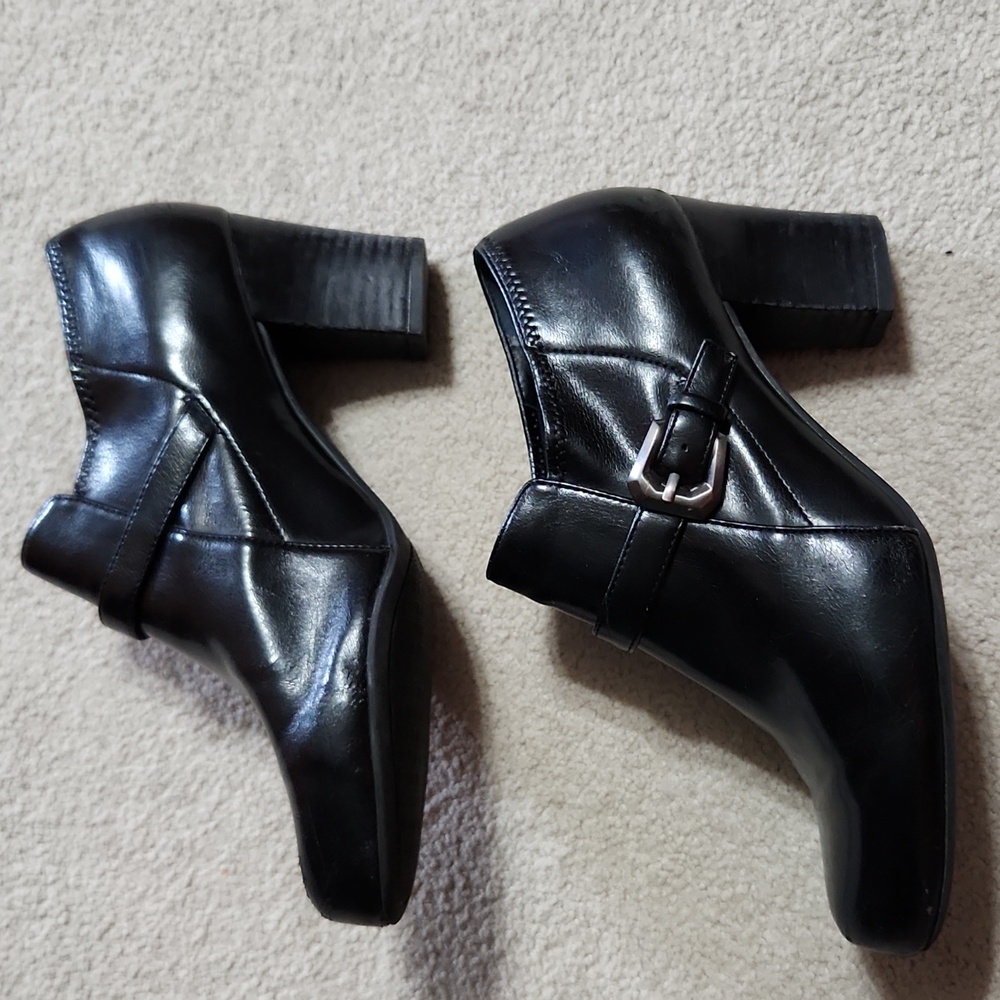 Franko Sarto Black Ankle Bootie Heels- 8